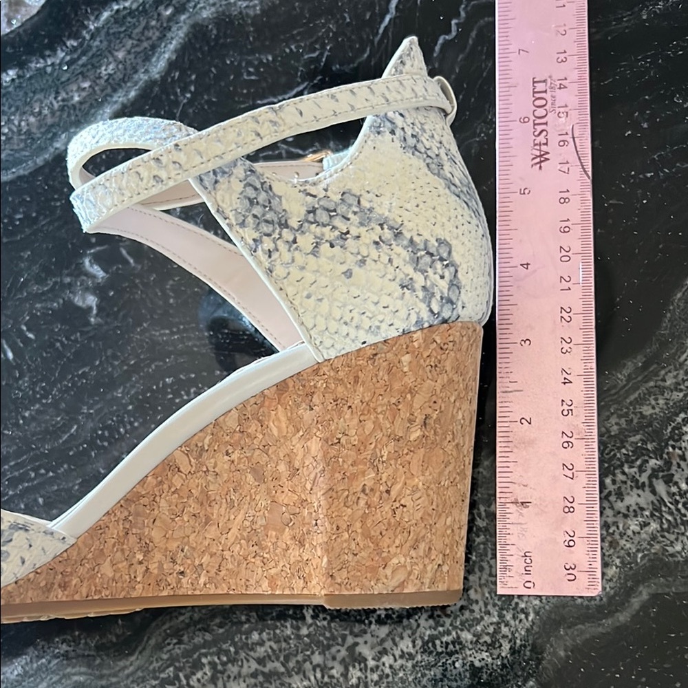 Cole Haan Grand 360 Snake Print Wedge, size 8 NWOT - Picture 2 of 5